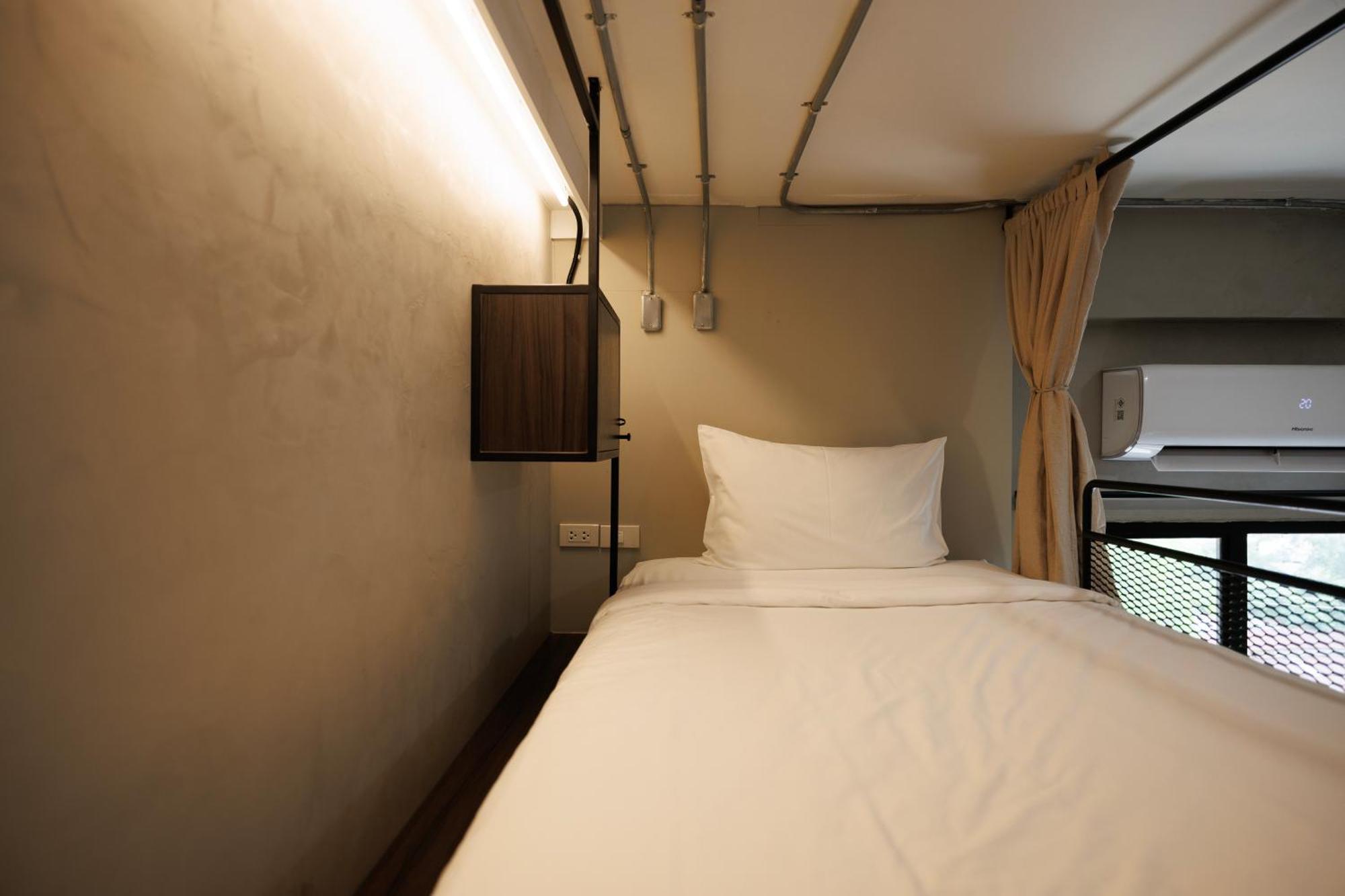 C'House Bangkok Hostel Εξωτερικό φωτογραφία